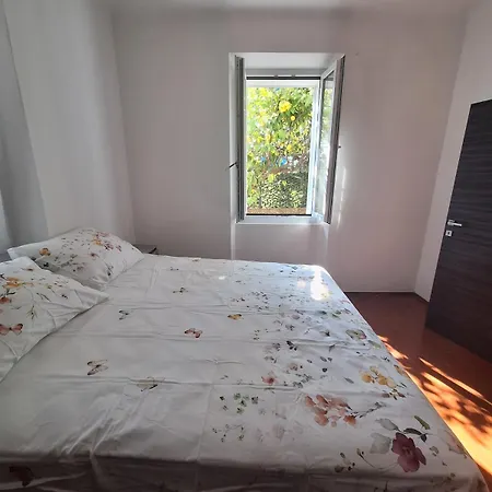 Apartman Lemon Garden